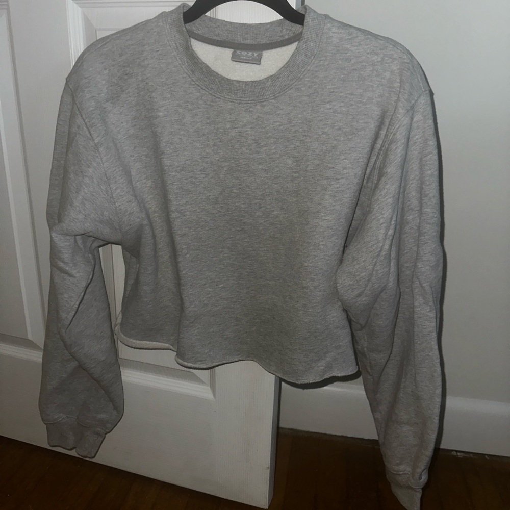Women’s aritzia Cozy fleece perfect cropped sweatshirt size medium